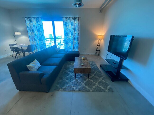 Building Photo - Stunning Fully Furnished Loft with Breatht...