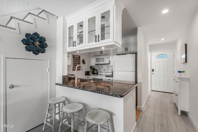 Building Photo - 304 E Surfside Dr