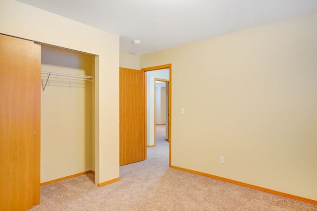 Building Photo - Holiday Move-In Special — Enjoy Half Off Your First Month’s Rent! Lovely 3 Bedroom Home in Coupev...