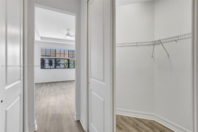 Building Photo - 11549 SW 13th Ct