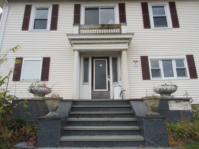 Building Photo - 436 Shrewsbury St