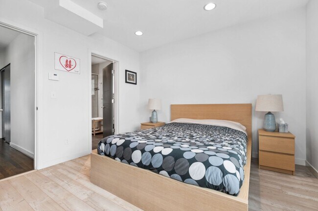 Building Photo - 3Bd/3Ba Seattle Townhome
