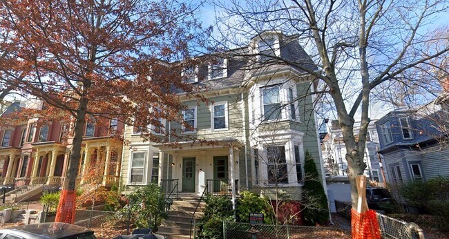 Building Photo - 23 Inman St