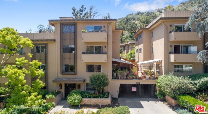 Building Photo - 6708 Hillpark Dr