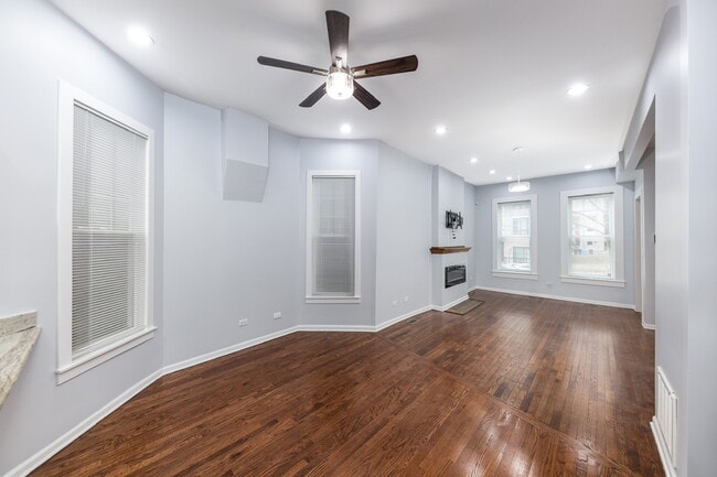 Building Photo - 6543 S Drexel Ave