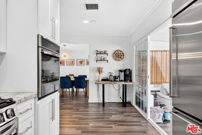 Building Photo - 6257 Bluebell Ave