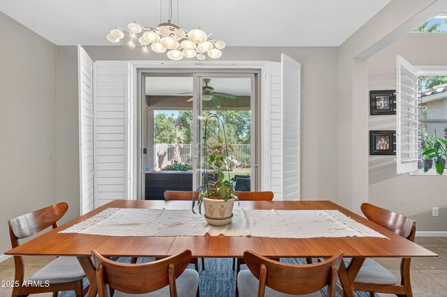 Building Photo - 8984 W Diana Ave