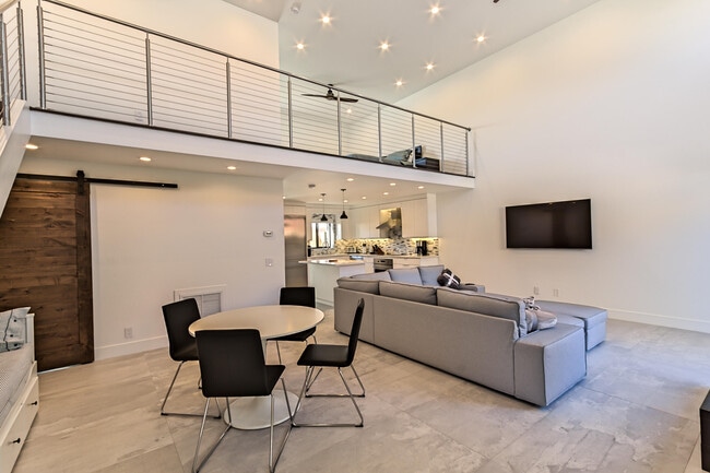 Building Photo - 1955 NE 4th St