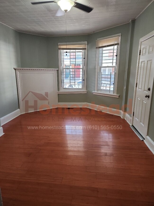 Building Photo - 132 Hansberry St