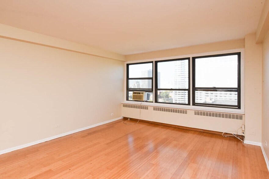 Building Photo - 4180 N Marine Dr