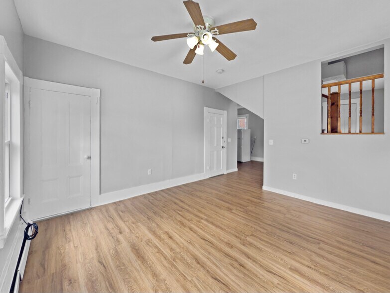 Building Photo - 931-933-933 Essex St
