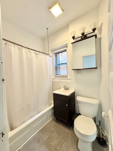 Building Photo - 1510 Tremont St