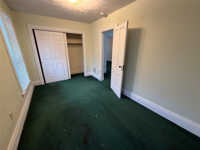 Building Photo - 928 W 3rd St