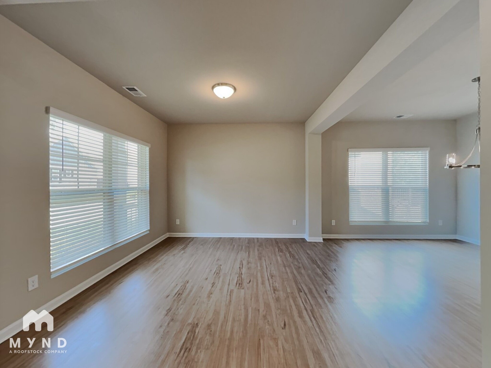 Building Photo - 418 S Fortune Way