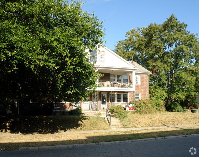 Building Photo - 1345-1347 Broadview Ave