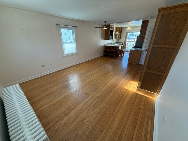 Building Photo - 815 S Lake Ave