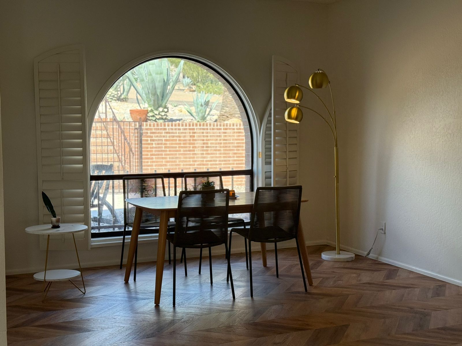 Building Photo - 1402 E Big Rock Rd