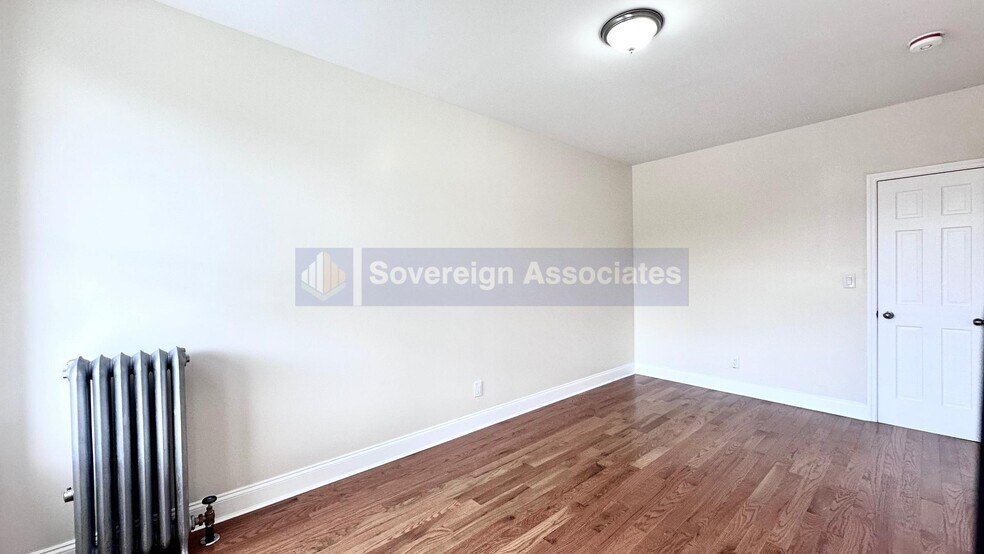 Building Photo - 1803 Riverside Dr