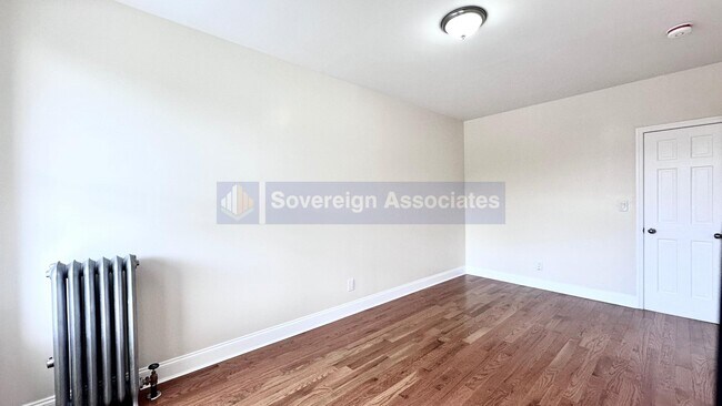 Building Photo - 1803 Riverside Dr