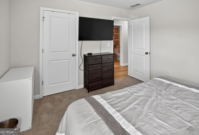 Building Photo - 3333 Cascade Parc Blvd SW