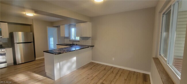 Building Photo - 4852 E 81st St