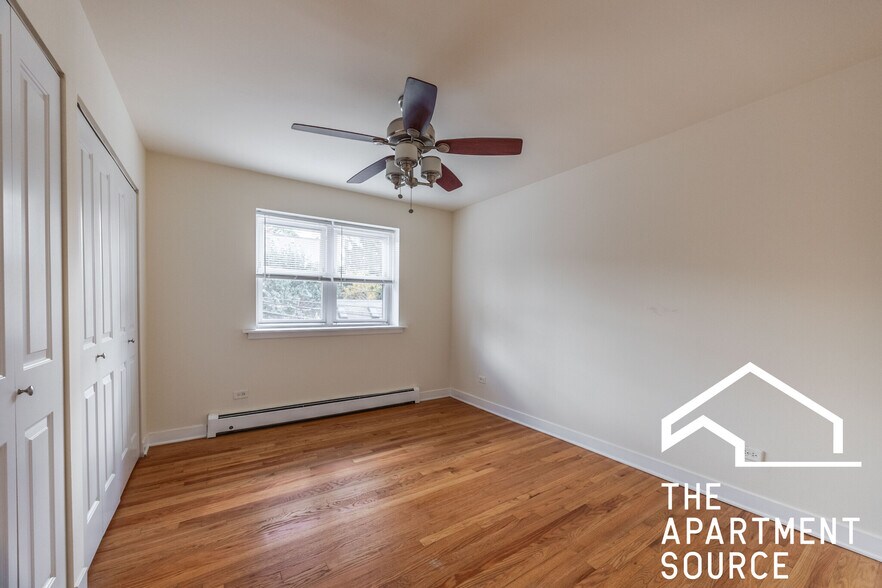 Building Photo - 628 W Wrightwood Ave