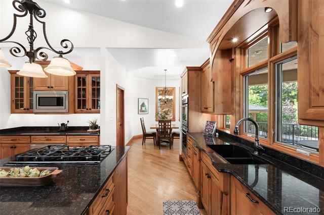 Building Photo - 1705 W Hinsdale Pl