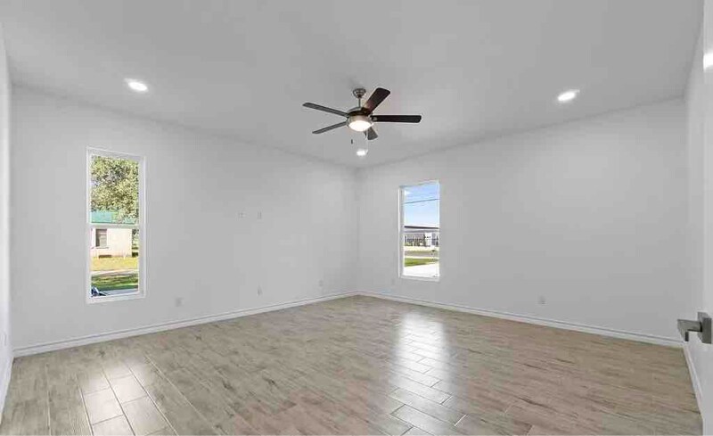 Building Photo - 15688 Primera Rd