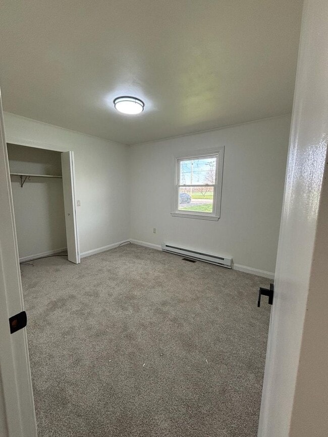 Building Photo - Shawnee Country Home – Newly Renovated Ranch with 2-Car Garage