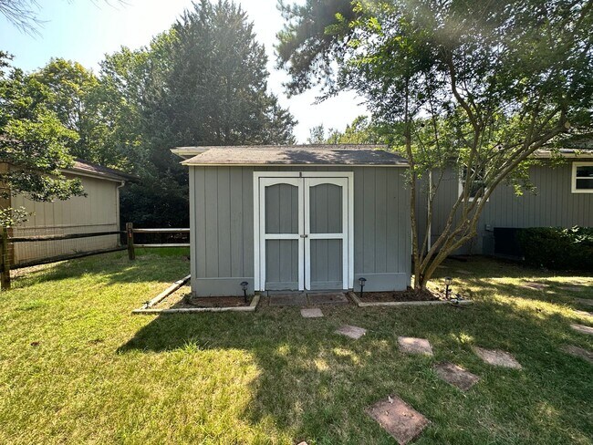 Building Photo - 16079 Molokai Dr
