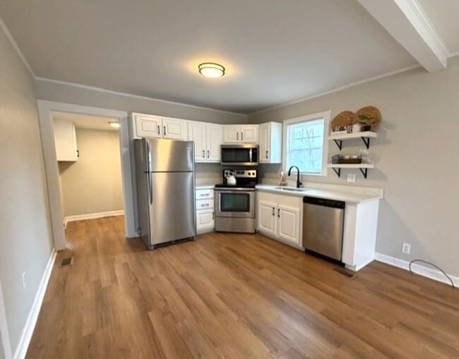 Building Photo - ~~~ What a gem!!- 2 Bedroom Home w/Great features!~~~