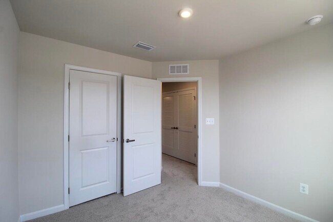 Building Photo - 34 Apple Wood Ln