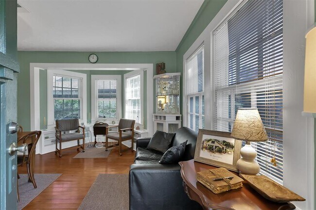 Building Photo - 1004 Mccall Ave