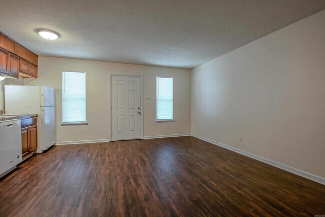 Building Photo - 201 N Polk St