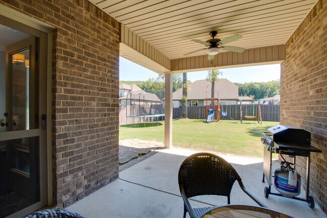 Building Photo - HAMPTON COVE/ OWENS CROSSROADS AREA
