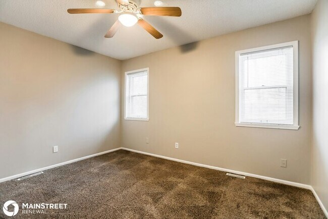 Building Photo - 509 W 5th Ct