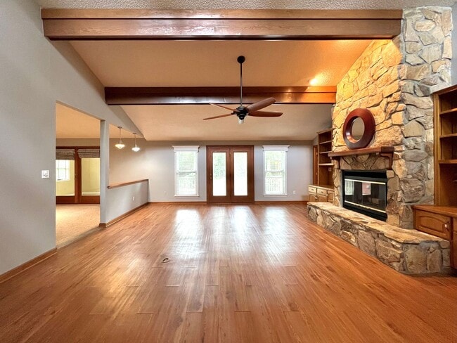 Building Photo - Fabulous house in Avondale on the East sid...