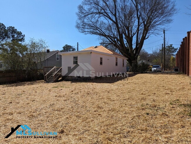 Building Photo - 2414 Albany St