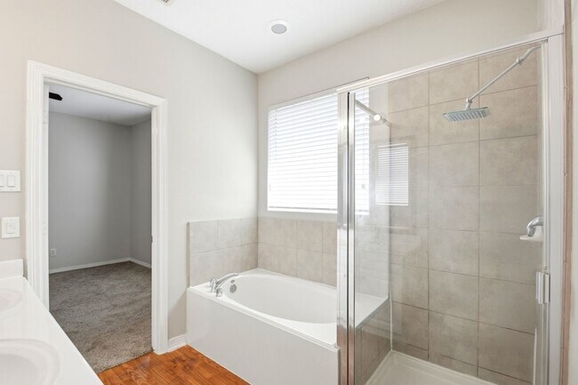 Building Photo - 930 Sterling Creek Cir