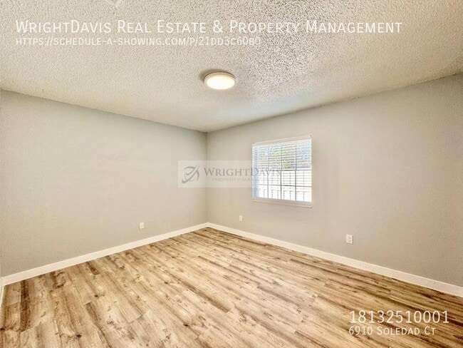 Building Photo - 6910 Soledad Ct