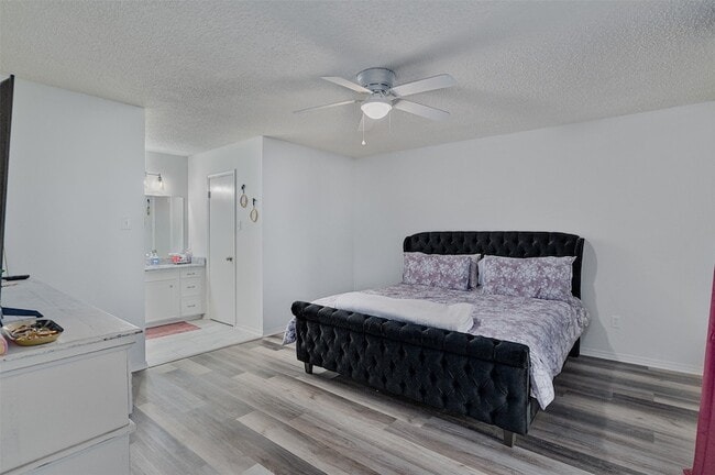 Building Photo - 130 Elmview Ln