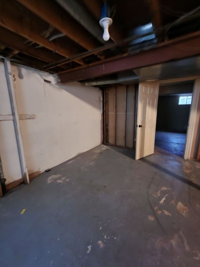Building Photo - 3 bedroom 2 1/2 Bath Townhouse