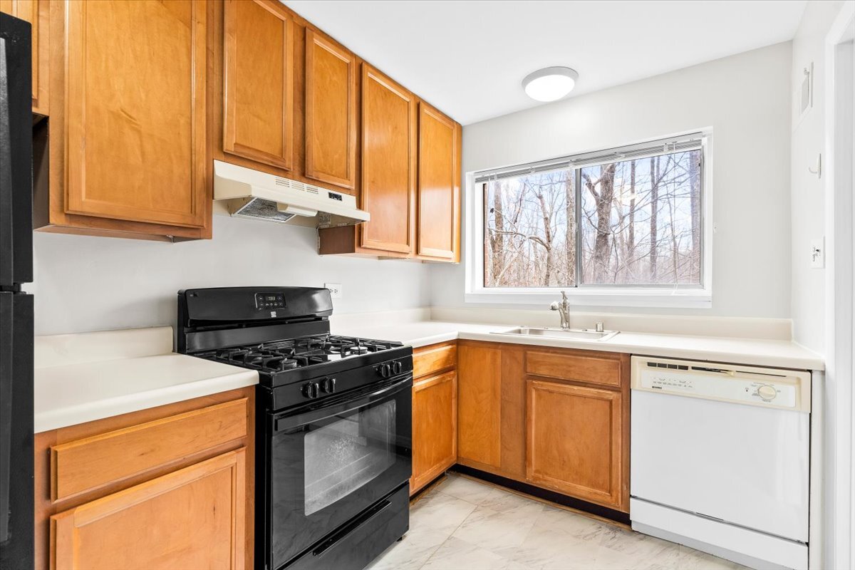 Building Photo - 10631 Weymouth St