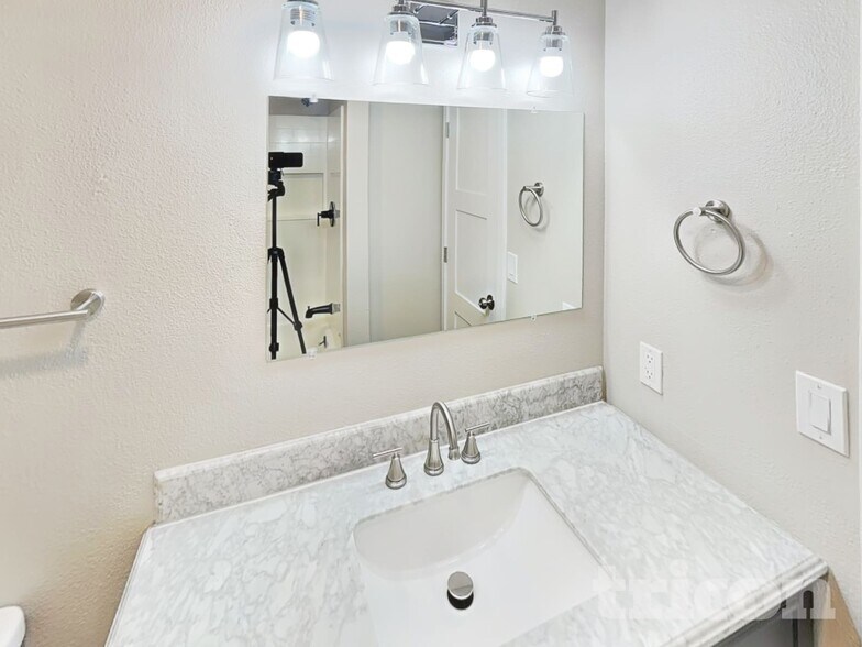 Building Photo - 13525 SE 120th Way