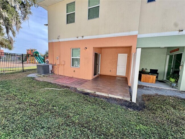 Building Photo - 165 Alexander Woods Dr