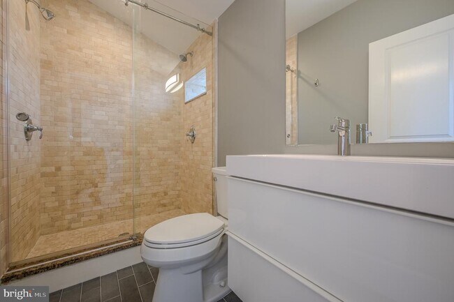 Building Photo - 1328 Maryland Ave NE