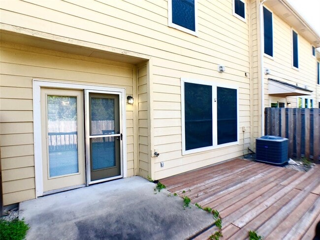 Building Photo - 4620 W William Cannon Dr