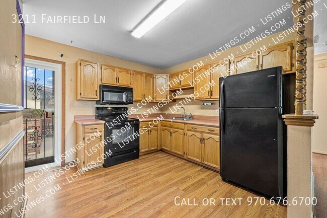 Building Photo - 3211 Fairfield Ln