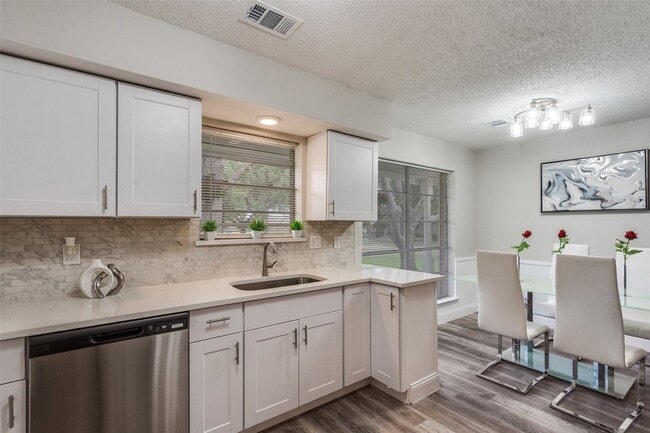 Building Photo - 2119 Quail Run