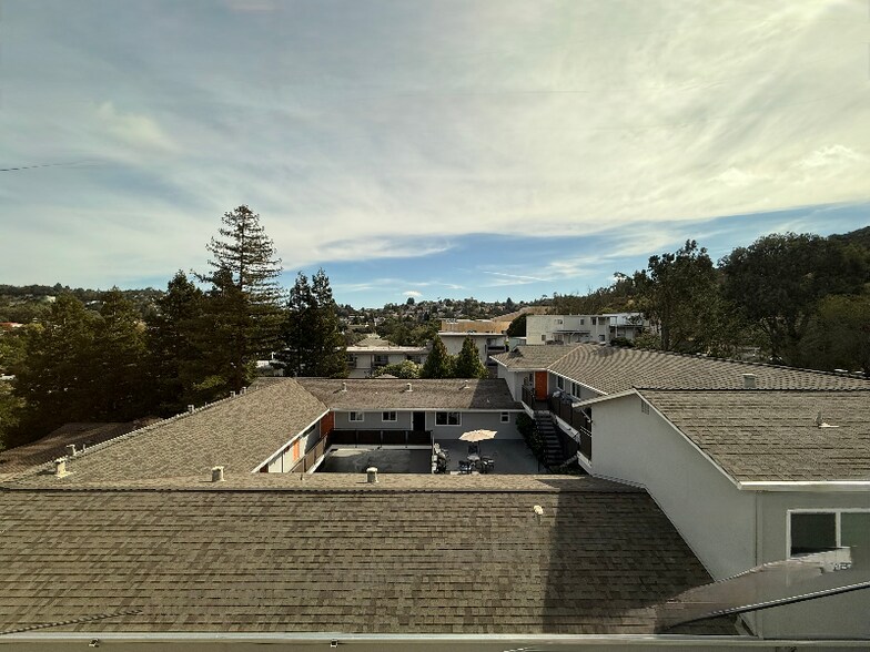 Building Photo - 1205 Geraldine Way